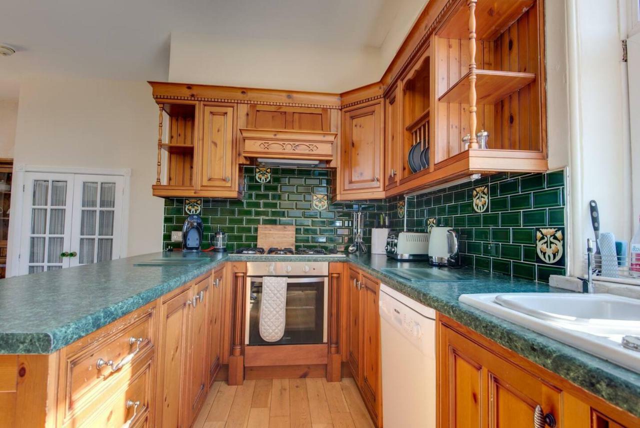 Mexborough Carnegie Library: Shakespeare Apartment 3 Bedroom מראה חיצוני תמונה